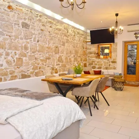 Apartment Michaela 4-Sterne & Parking Rovinj Exterior foto